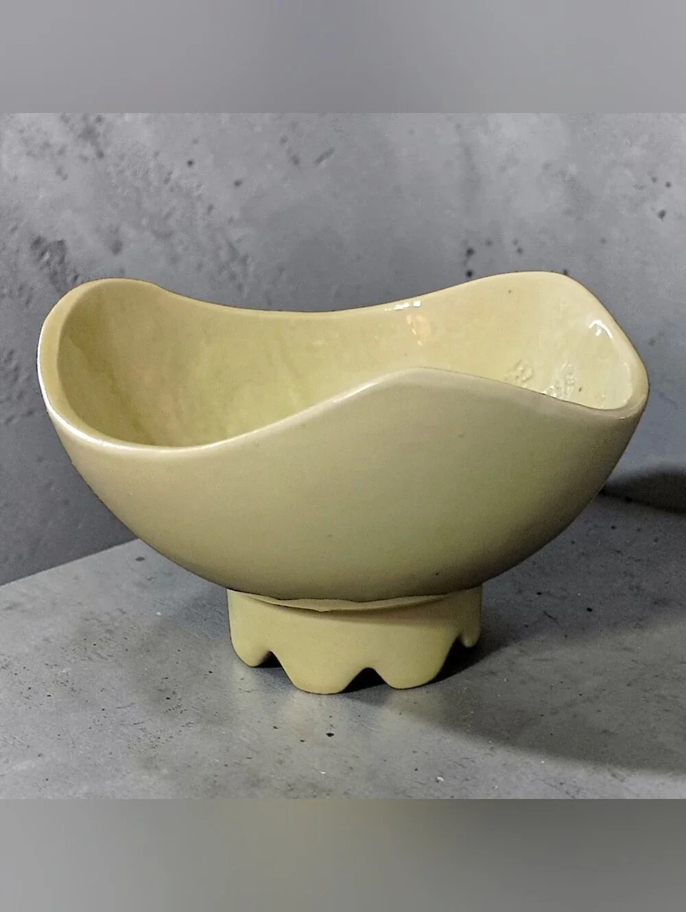 Vtg USA Pottery Planter Vase Bowl Pedestal Ikebana MCM Asymmetrical Chartreuse